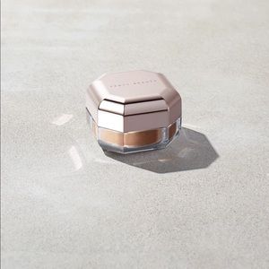 Fenty Beauty- FAIRY BOMB SHIMMER POWDER ROSE ON ICE